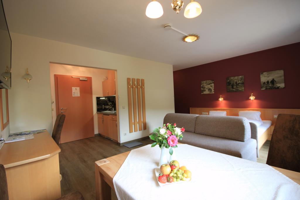 Haus Alexander Hotel Schladming Room photo